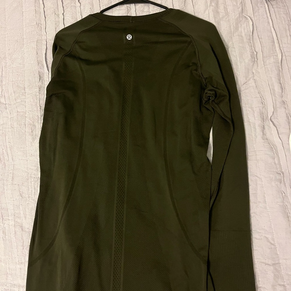 Lululemon swirly tech long sleeve